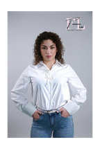 Camicia bianca con fiocco di perle