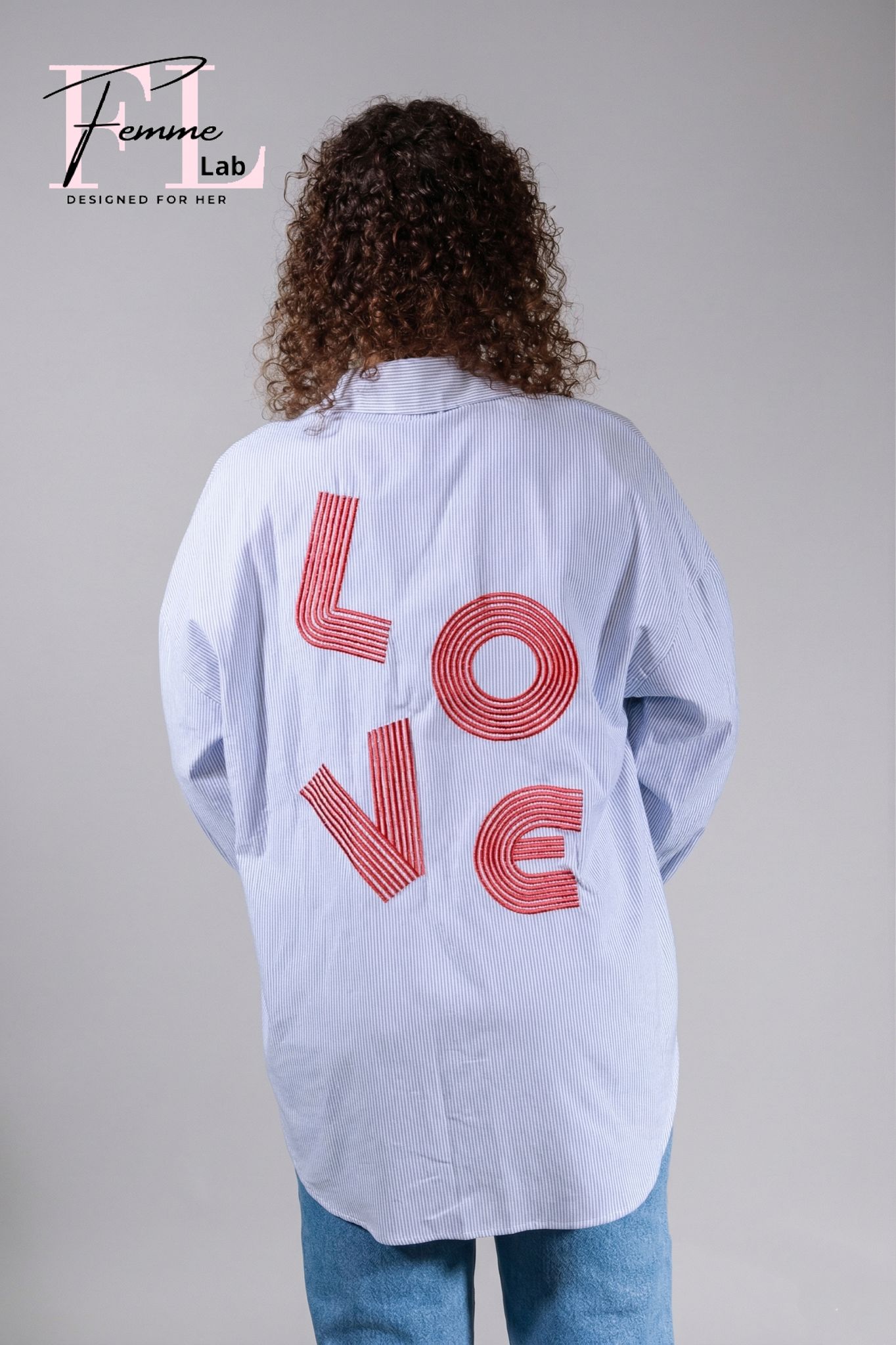 Camicia Oversize a Righe con Ricamo LOVE